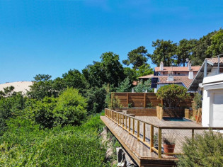 Une nouvelle terrasse pour cette maison avec vue sur la dune du Pilat