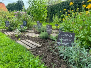 80 idées pour aménager un jardin écologique avec des matériaux de récupération