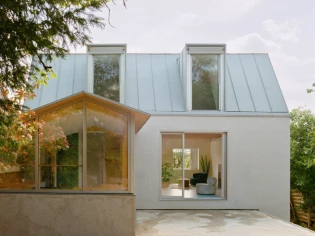 Transformation d'un pavillon des années 70 en maison contemporaine ultra isolée
