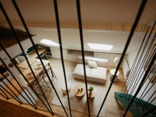 Avant/Apr&egrave;s : A Lille, un 20 m&sup2; sous les combles transform&eacute; en cocon