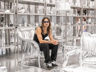 Harry Nuriev : designer de l'année 2026 et du transformisme