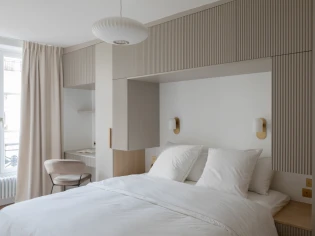 11 solutions fut&eacute;es pour gagner de la place dans une chambre gr&acirc;ce au lit