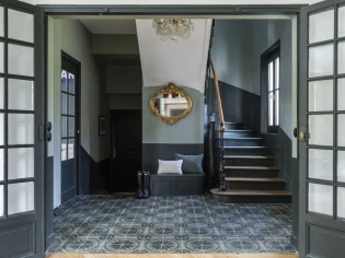 Avant/Apr&egrave;s : Une meuli&egrave;re de 350 m&sup2; r&eacute;invent&eacute;e &agrave; S&egrave;vres