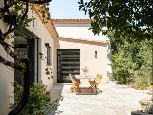 Avant/Apr&egrave;s : Ouvrir une villa du sud tout en la prot&eacute;geant de la chaleur