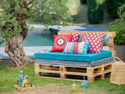 12 façons de transformer des palettes en canapé d'extérieur