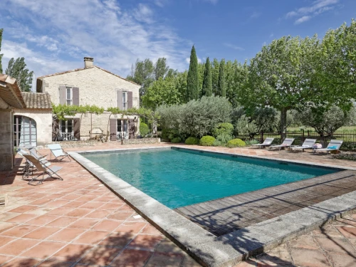 Déco chic et esprit campagne pour le relooking de ce mas provençal