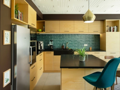 Dans le Tarn, une maison sublimée avec du bois et des couleurs sombres