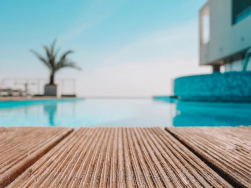 Abords de piscine : quels matériaux choisir ?