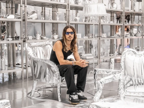 Harry Nuriev : designer de l'année 2026 et du transformisme