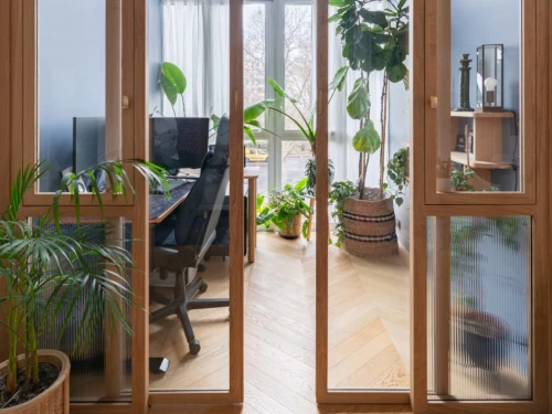 Avant/Après : Quand une loggia humide se réinvente en bureau chaleureux