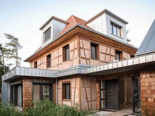  A Strasbourg, un artisan local redonne vie à une maison à colombages