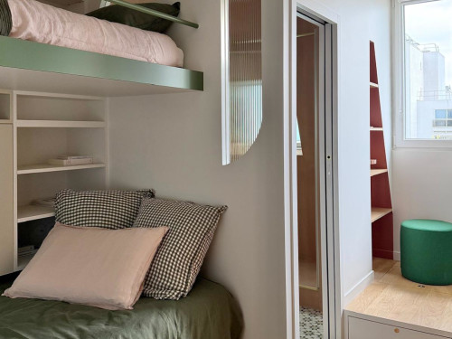 Avant/Après : De chambre d'hôtel Art déco à studio cabane de 14 m² pour 3