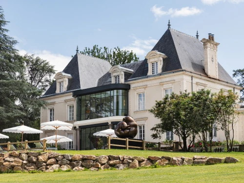 Avant/Après : L'ancien château LU et siège de Maisons du Monde devient un hôtel