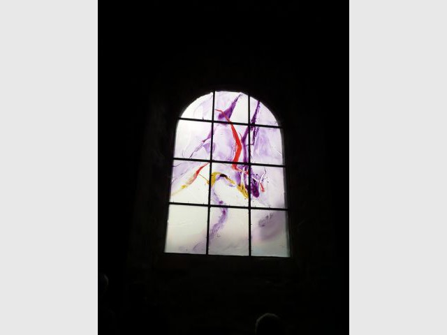 Lueur violette - Vitraux contemporains - Brioude