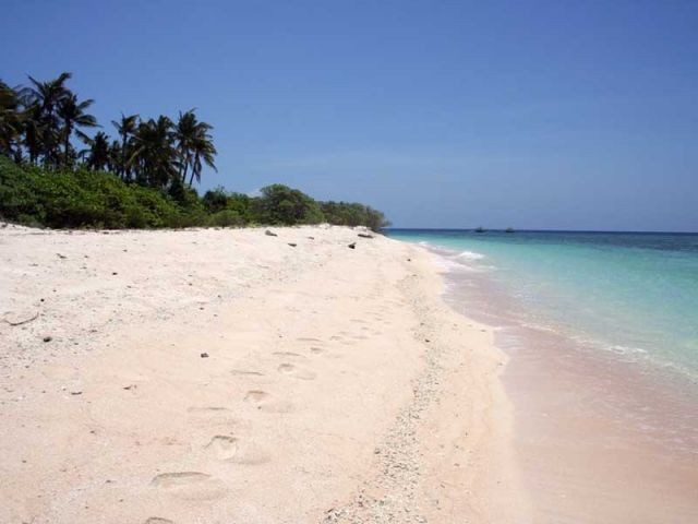 Plage île dom-tom sable