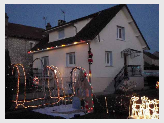 La Ferté Gaucher - Maison illuminée noël