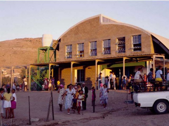 Centre communautaire Eerste Treetjies de Kommagas, Namaqualand, Northern Cape (Afrique du Sud), 1990