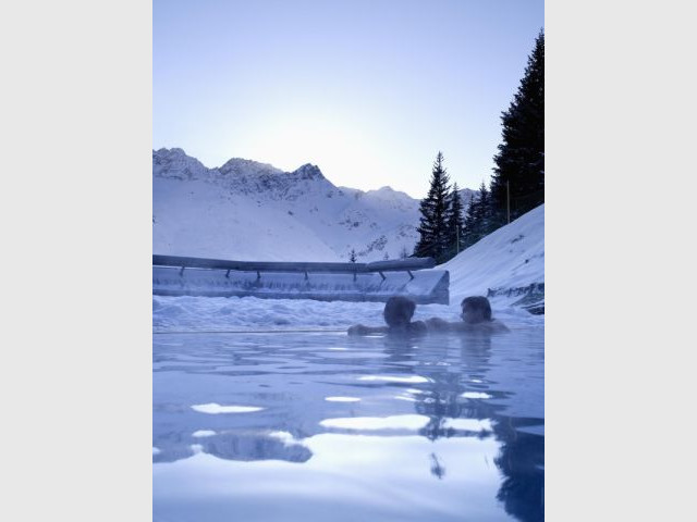 Piscine extérieure - Hôtel 5 étoiles Tschuggen Bergoase