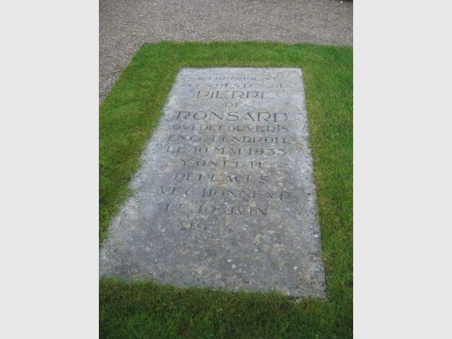 La tombe de Ronsard - Prieuré de Saint-Cosme