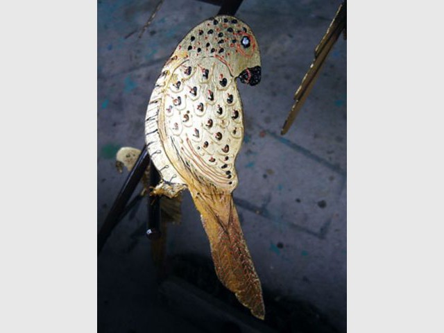 Oiseau en tôle peinte dorée à la feuille - Exposition Joy de Rohan Chabot - Musée Jacquemart-André