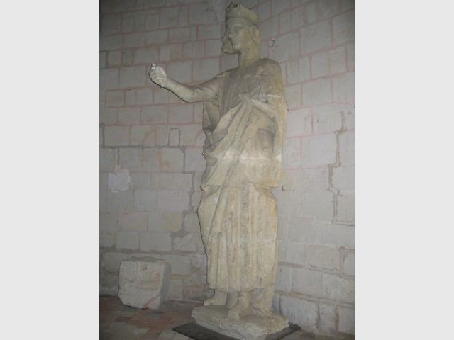 La réplique de la statue de Philippe Auguste - Forteresse royale de Chinon