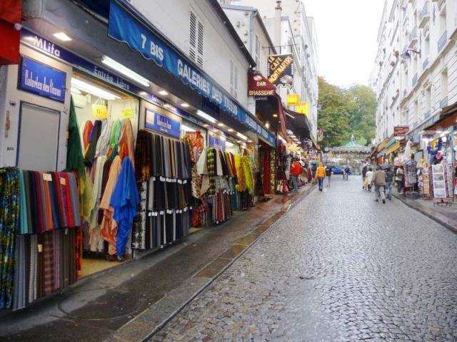Rue de Steinkerque - Marché Saint-Pierre - reportage tissus