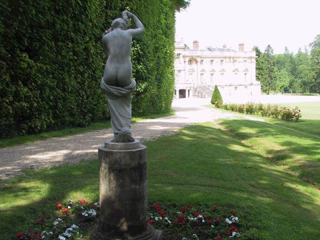 Une statue - Domaine de Versigny