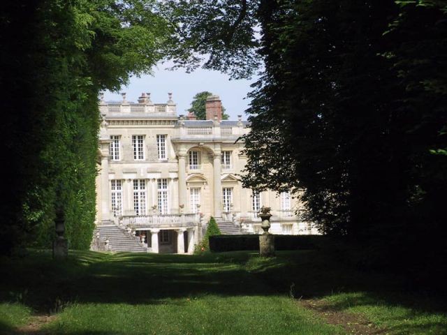 Une allée - Domaine de Versigny