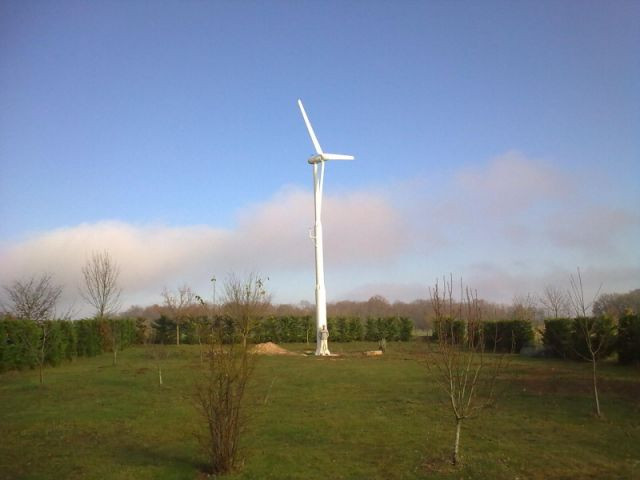 Eolienne - Une éolienne dans mon jardin