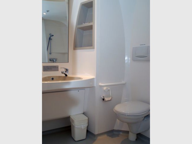 Salle de bains - www.jumbohostel.com