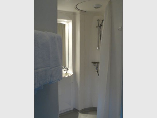 Cabinet de toilette - www.jumbohostel.com