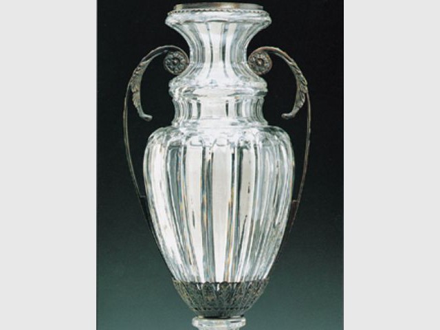 Le vase empire du designer Léon Ledru