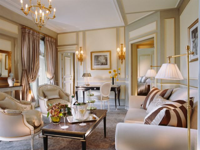 Le salon de la Deluxe Suite - Le Meurice