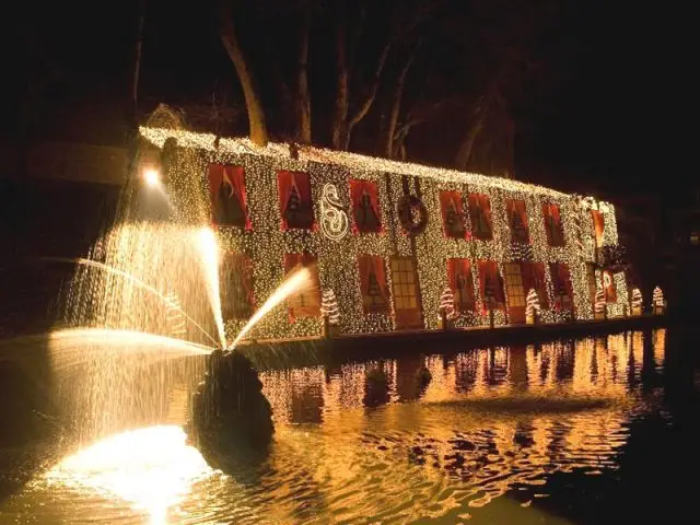 Bateau illuminé - illuminations