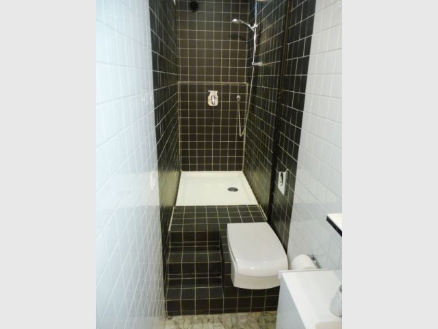 une "vraie" salle de bains aménagée dans 3m2