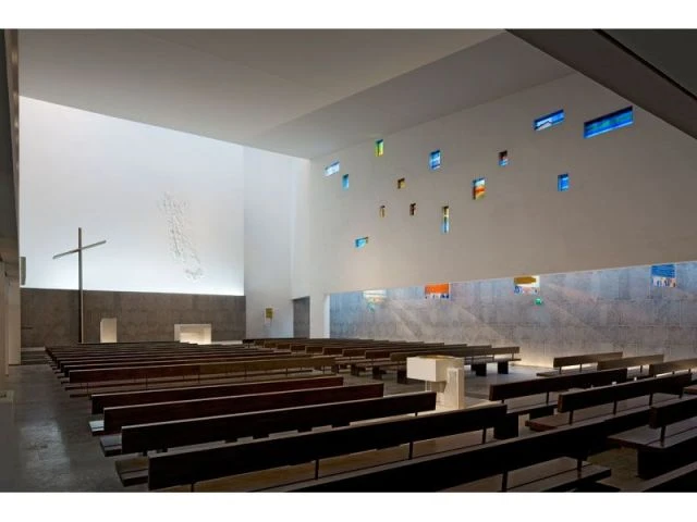 Banc - eglise lilas
