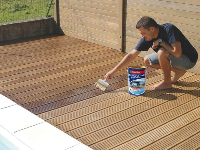 Terrasse bois : l'huile protectrice - Bien entretenir sa terrasse