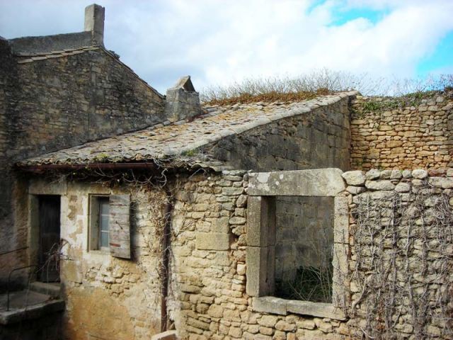 Avant - Toiture - Rénovation maison pierre