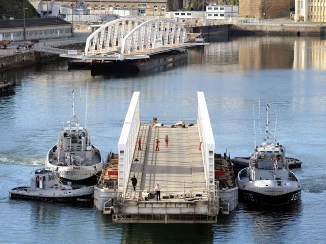 Départ de l'ancienne travée - Pont Recouvrance Brest