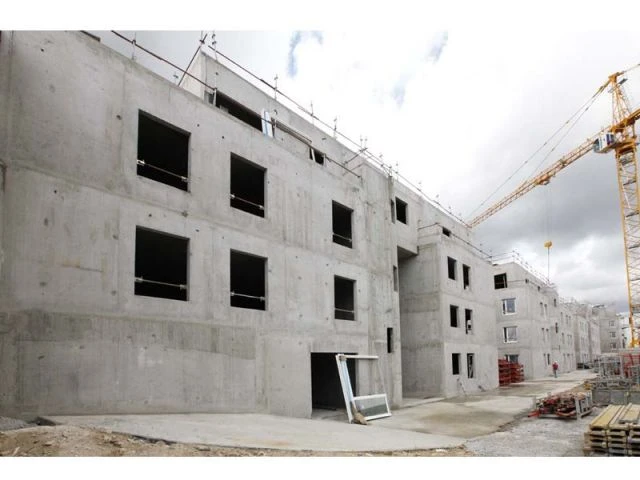 Façades en chantier - Allende