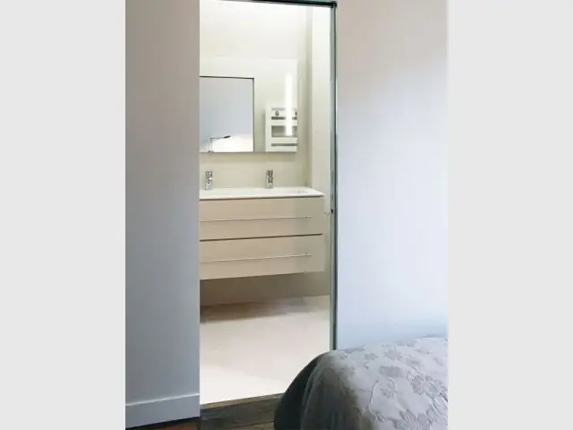Un appartement rénové dans un style "classique épuré" - Feld Architecture
