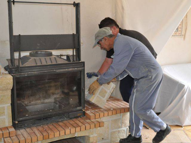 Remplacer le bois par des granulés sans faire des travaux dans sa cheminée