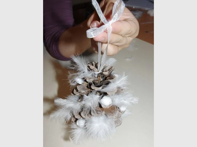 Suspension de Noël Nuage - Résultat final - Suspensions pomme de pin