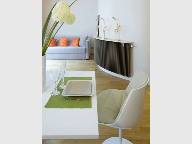 Mobilier réduit au minium - Reportage pied à terre parisien