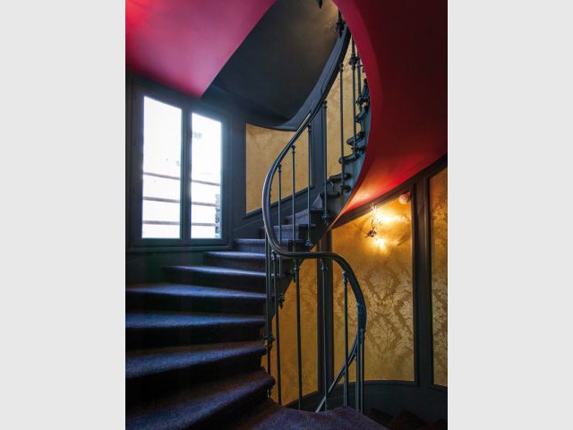 Un escalier flamboyant - Hôtel Angely