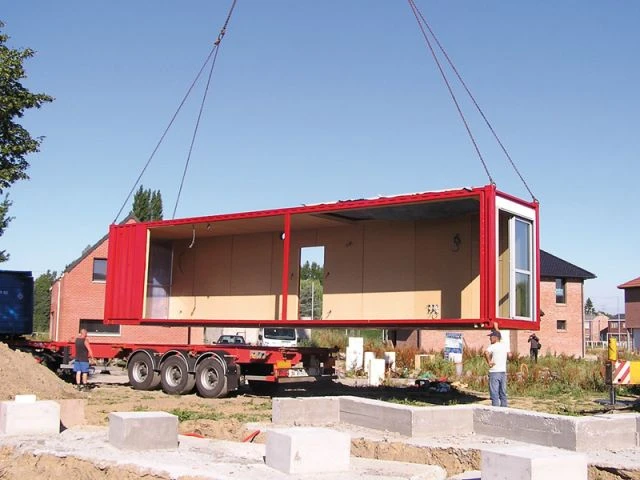 Arrivée des conteneurs aménagés - Maison containers