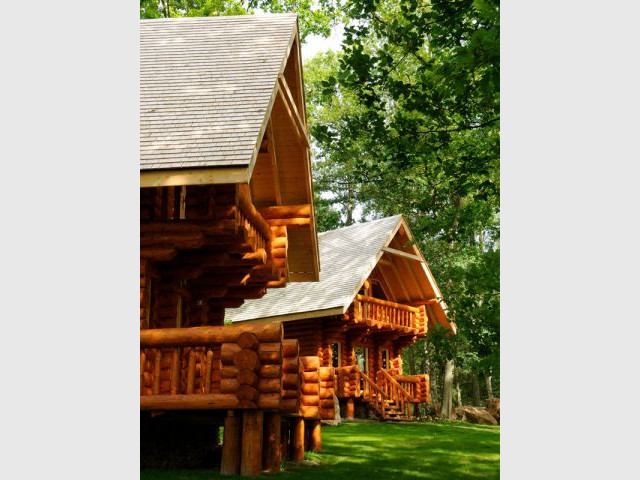 Un mini village en rondins de bois - Domaine de La Butte Ronde