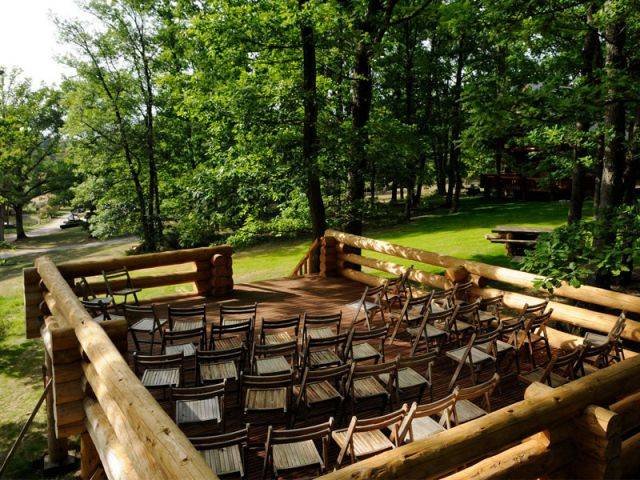 Terrasse sur pilotis - Domaine de La Butte Ronde