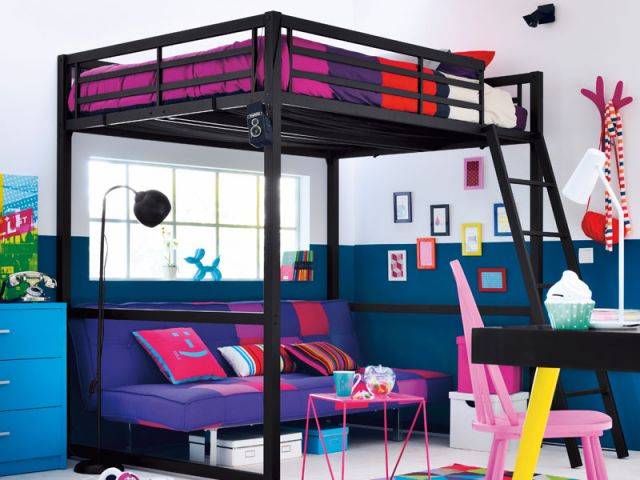 Intérieur D'une Chambre D'enfant Moderne Avec Une Tente, Un Canapé Ou Une  Cabane à Jouets