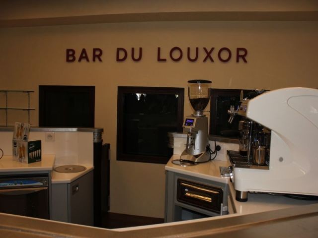 Le bar  - Cinéma le Louxor à Paris 10 ème